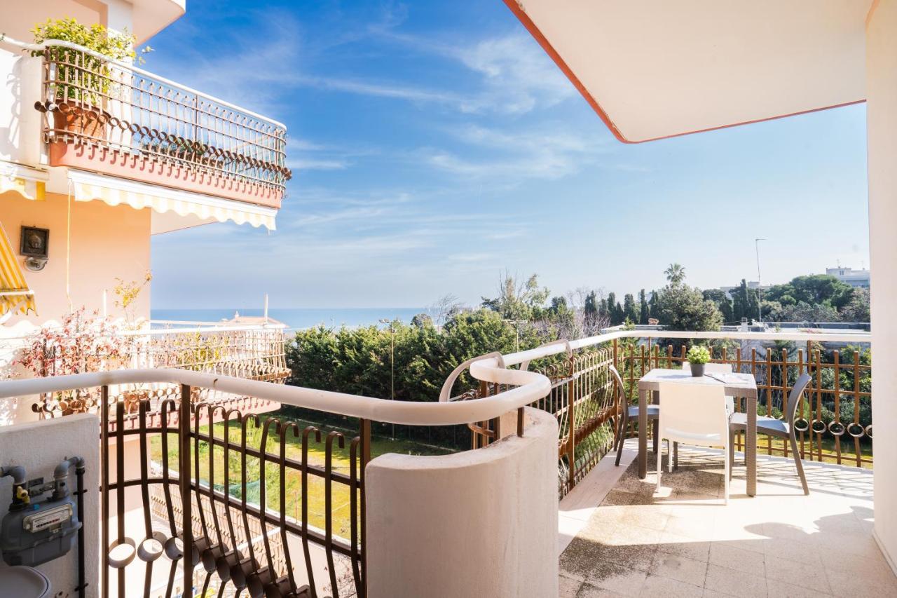 Апартаменты Dimora Montereale Near The Sea Трани Экстерьер фото